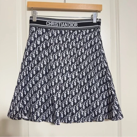 Sz L Pleated “Christian Dior” Skirt - Picture 2 of 10